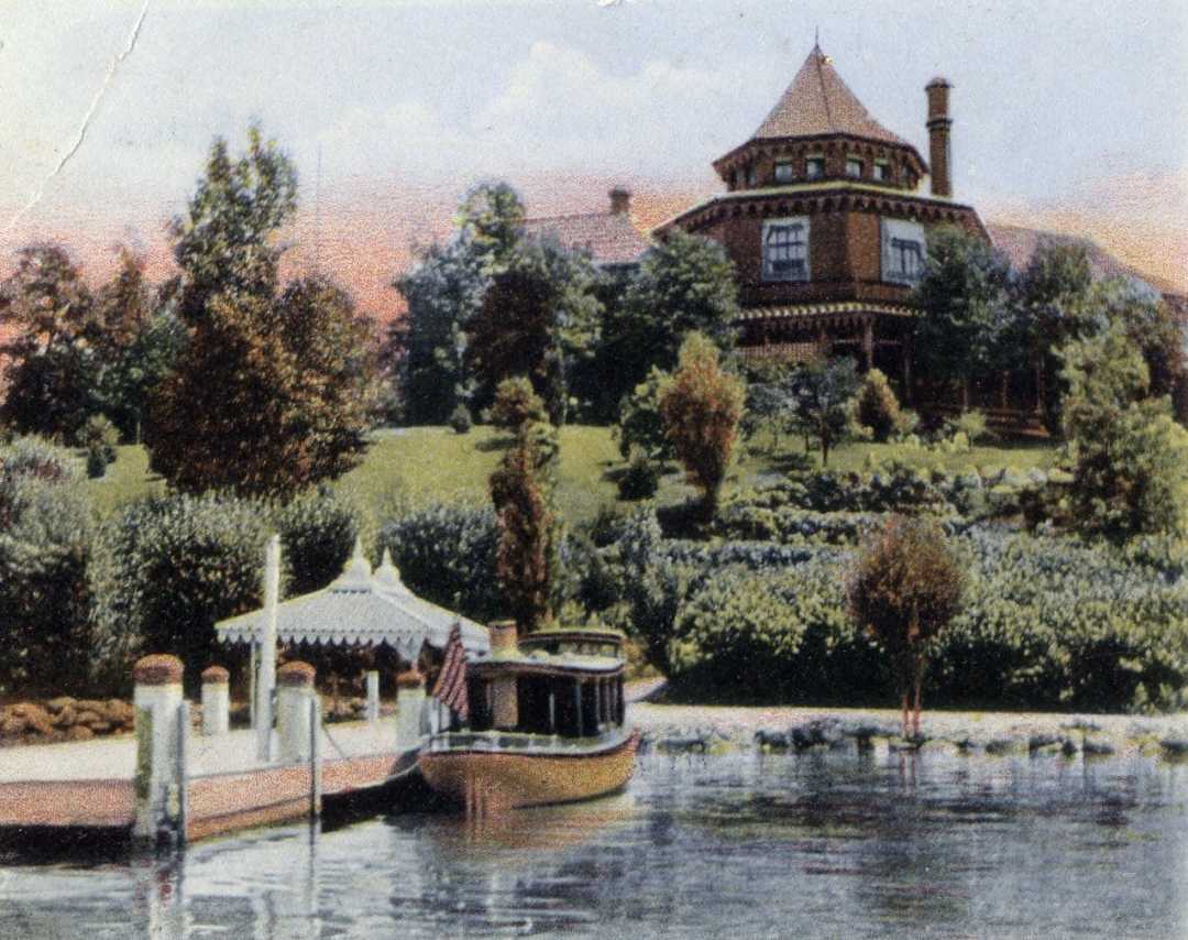 Visiting the Wisconsin Hot Spot for Millionaires and Mobsters Artful