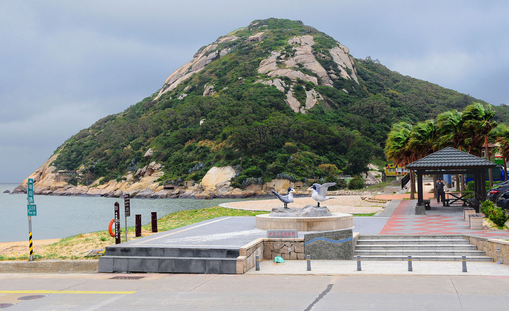 [馬祖旅遊景點] 得天泉浴室、逛軍用品店、吃虫弟餅