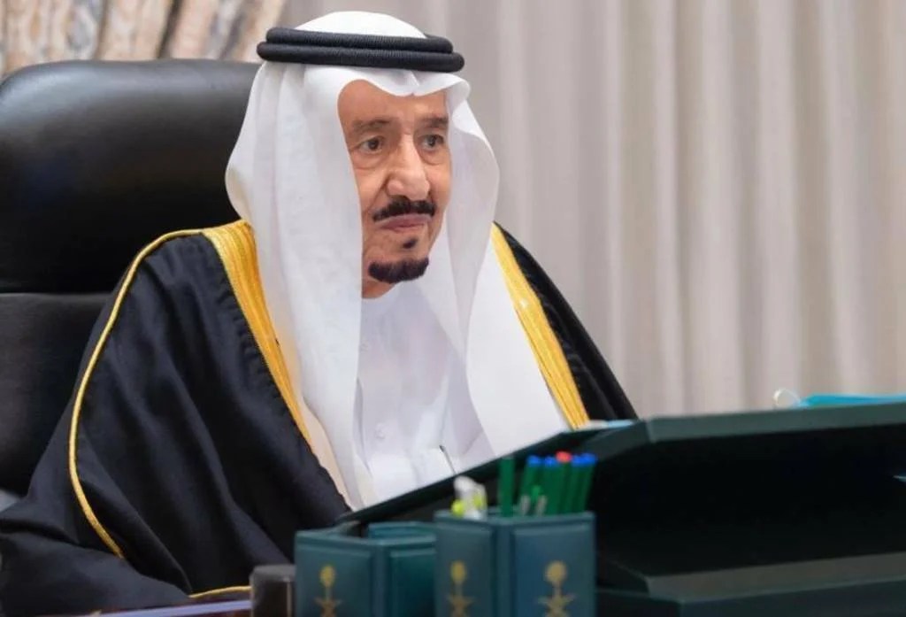 عاجل .. خلافات حادة تعصف بالأسرة الحاكمة في السعودية والملك سلمان يصدر حزمة أوامر ملكية لإعادة ترتيب المشهد عاجل .. خلافات حادة تعصف بالأسرة الحاكمة في السعودية والملك سلمان يصدر حزمة أوامر ملكية لإعادة ترتيب المشهد