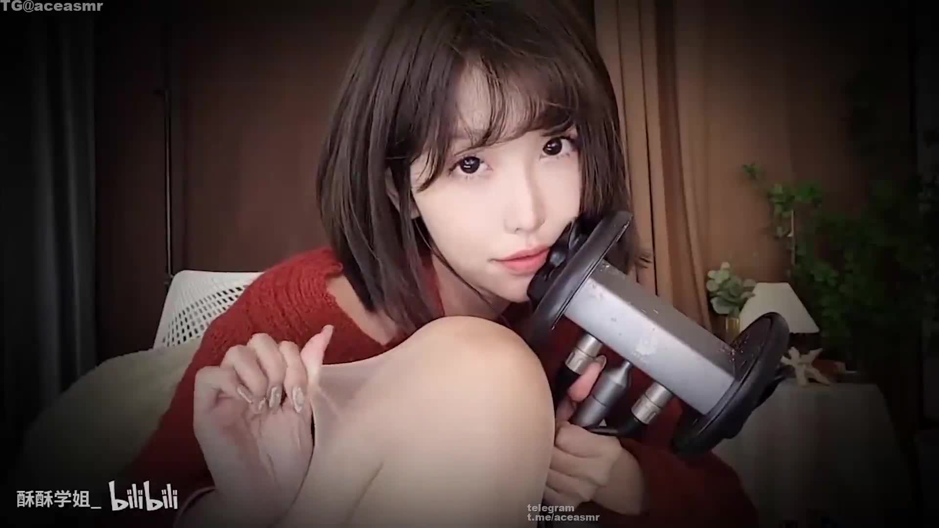 #酥酥学姐 短发御姐足底