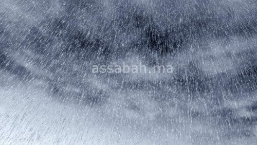 زخات رعدية ورياح اليوم الجمعة بعدد من المناطق (نشرة إنذارية)