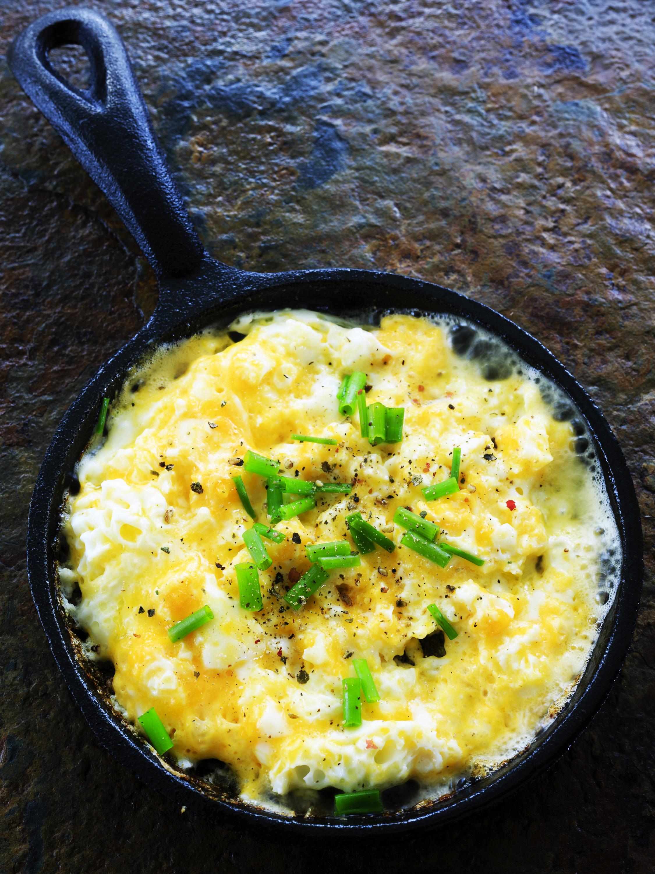 Recette friands au fromage : Oeufs Brouilles Nature Recette De Oeufs Brouilles Nature