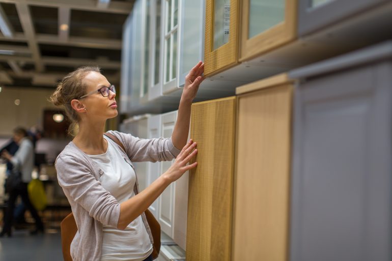 How to Attract Busy Contractors to Your Home Remodel