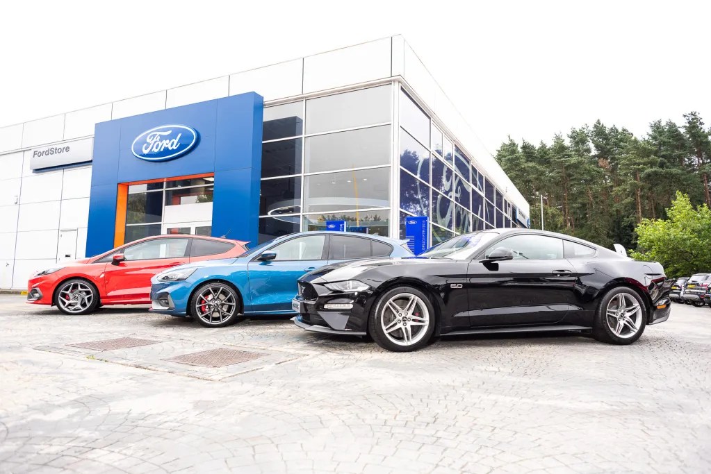 Birchwood Ford, Fordstore Hastings - Ford Focus ST and Ford Mustang GT 5.0