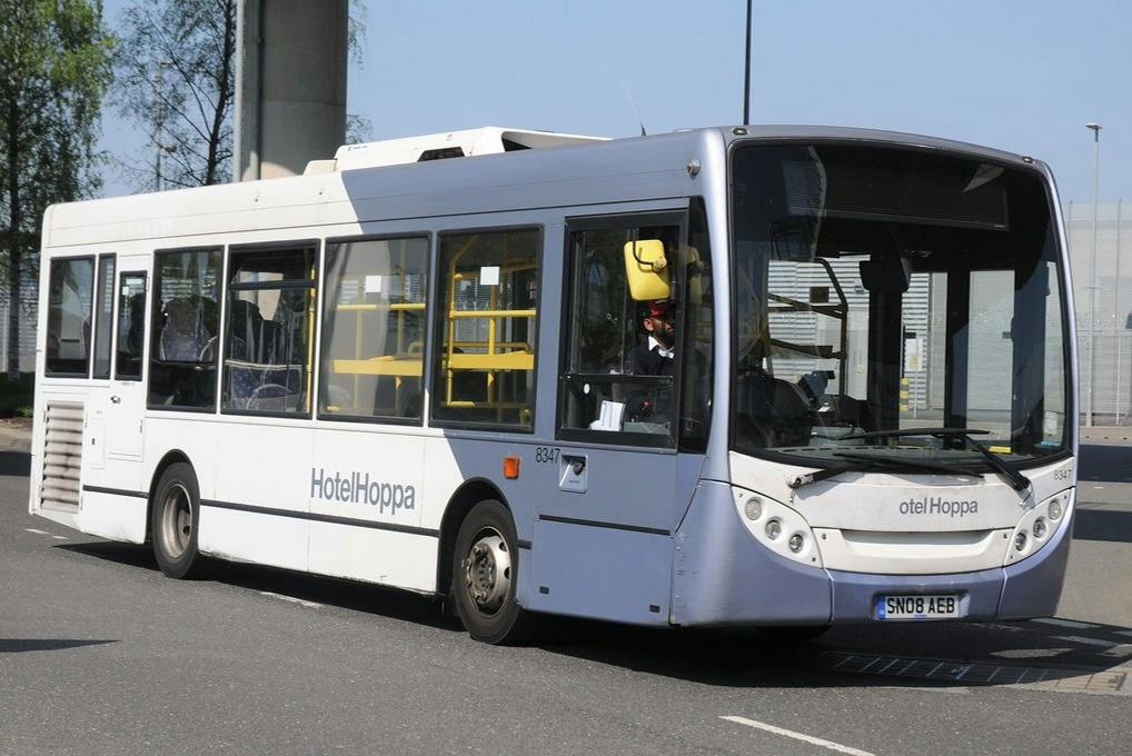 London: Bus Transfer To/From Heathrow Airport and Heathrow Premier Inn Bath Road