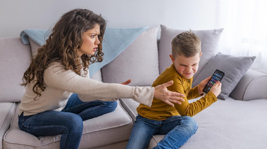 Pemicu Anak Kecanduan Gagdet, Termasuk Merasa Kesepian Tak Dapat Perhatian Ortu