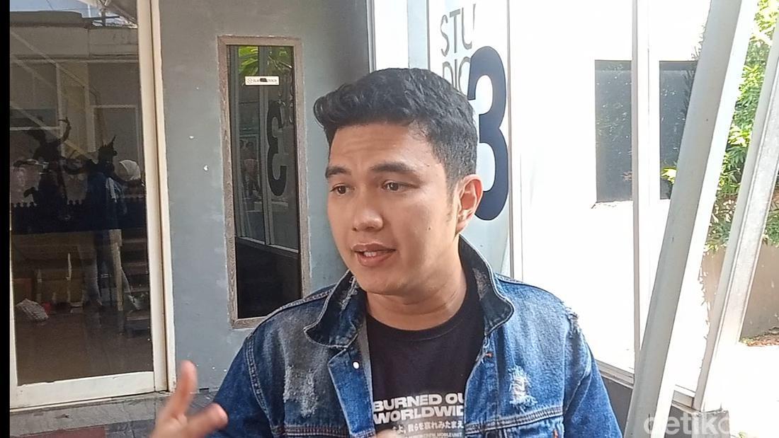 Nyanyi Pakai Kostum Naruto, Aldi Taher: Buat Beli Popok Anak