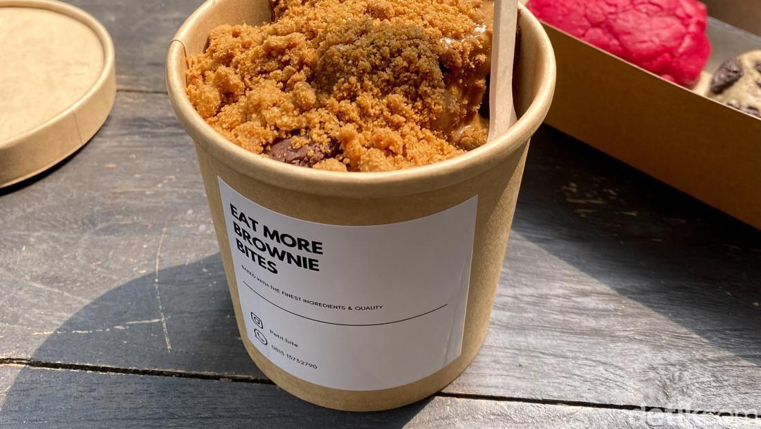 Mencicipi Cookies Bloody Mary dan Brownies Buatan TikToker Min Bite