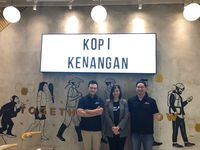 Berdasarkan informasi yang didapat brand ini telah berani dalam bersaing dengan kopi kelas dunia starbuck. Rayakan Hari Kopi Sedunia Kopi Kenangan Siap Buka Ribuan Gerai