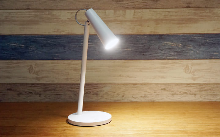 米家 LED 充電式檯燈開箱：內建電池、迷你可攜！