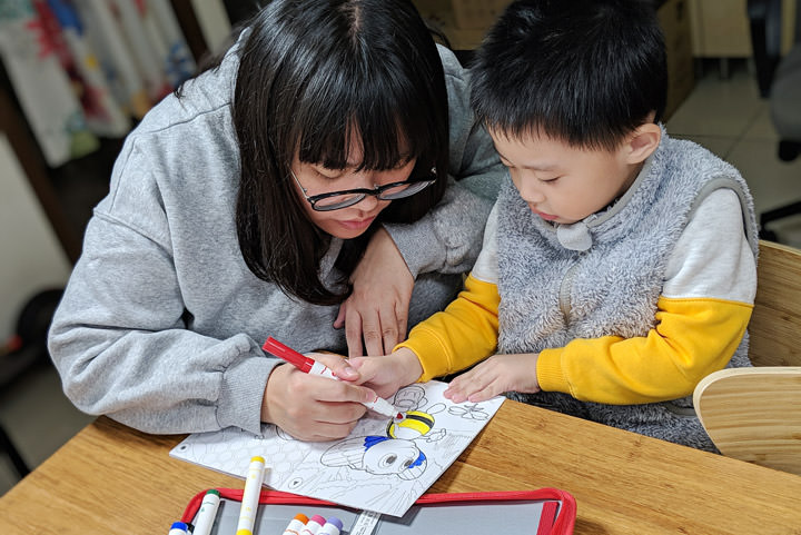 [Kids] 結合AR技術，Tiger Family 「Smart Kids 3D 互動魔法著色繪本」不只讓孩子發揮創意，還有更多數位樂趣！