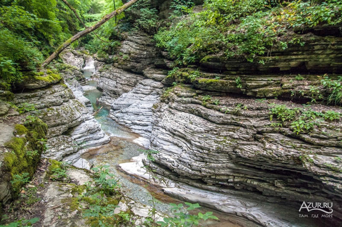 Знакомство с тематическими разделами фотогалереи поможет прочувствовать местную . Peshij Tur Po Kanonu Reki Beshenka Banya U Reki V Novorossijske