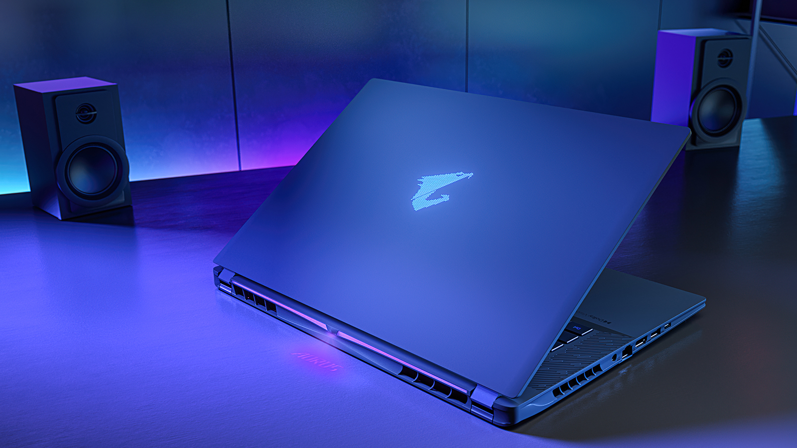 The GIGABYTE AORUS MASTER 16 Is a Gaming Powerhouse That Manages Itself