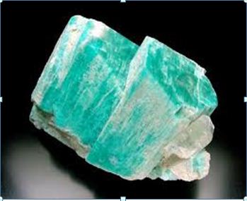 Beberapa contoh mineral dengan system kristal isometrik ini adalah gold, pyrite, galena, halite,. Triklin Balitheree