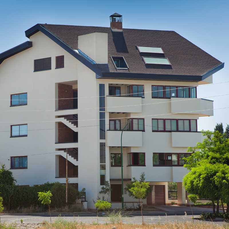 Diamant plus wordt geproduceerd in europa en wordt enkel geproduceerd met glasvlies. Villa, Mehrshahr, Karaj - BANADARAN ASR IKO