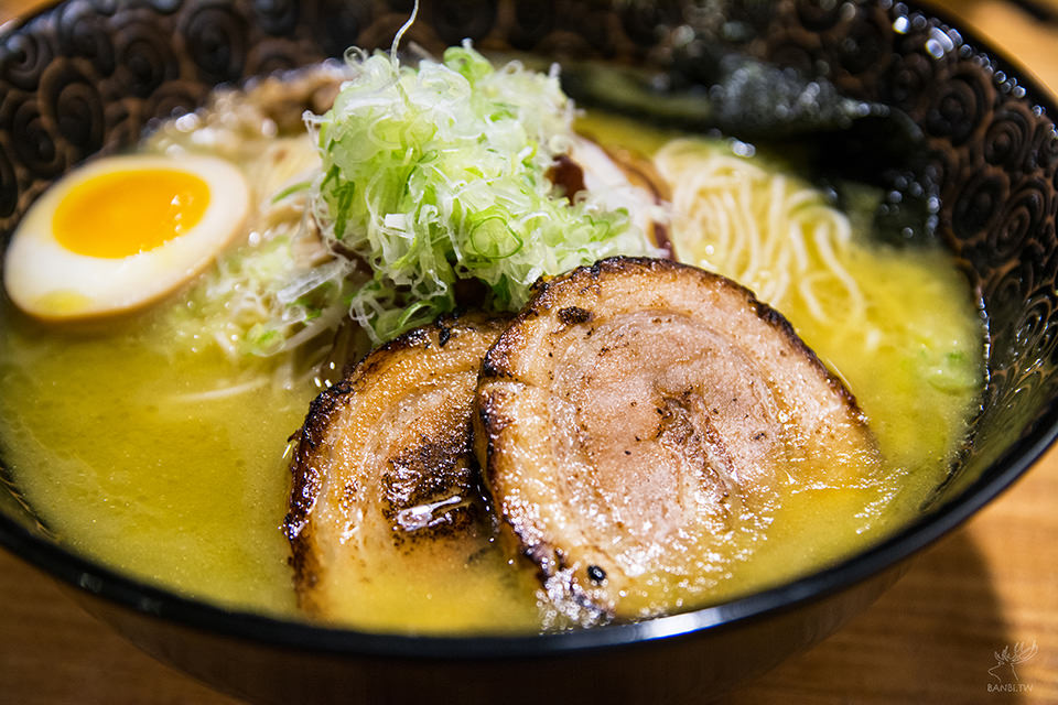 吳留手雞濃熟白湯 超濃香醇雞湯-忠孝復興 南京復興站美食
