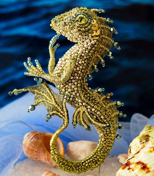 In this tutorial, we've used wire, beads, and clasps to make this choker. Beautiful beaded dragons by Alena Litvin | Beads Magic