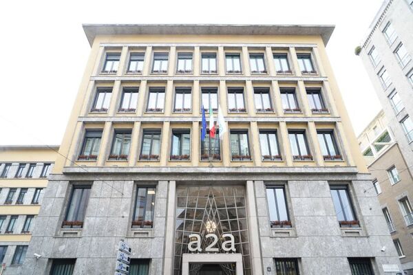 Primo Investimento In Italia Per Henderson Park, Che Compra Immobili A Milano Da A2A Per 221 Mln Euro - Bebeez 400_x_600_jpg