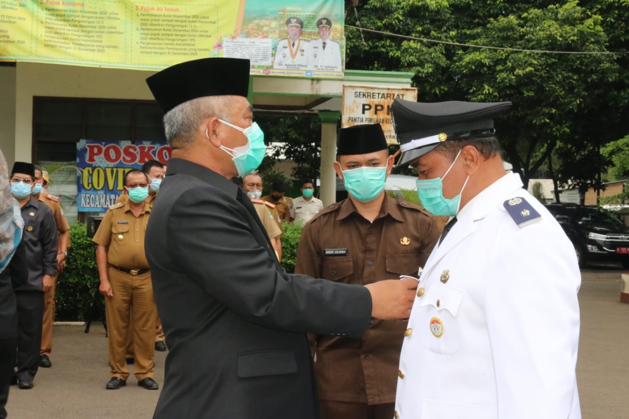 Wali Kota Bekasi Melantik Mutasi Pejabat di Kecamatan Jatisampurna |  BEKASIPEDIA