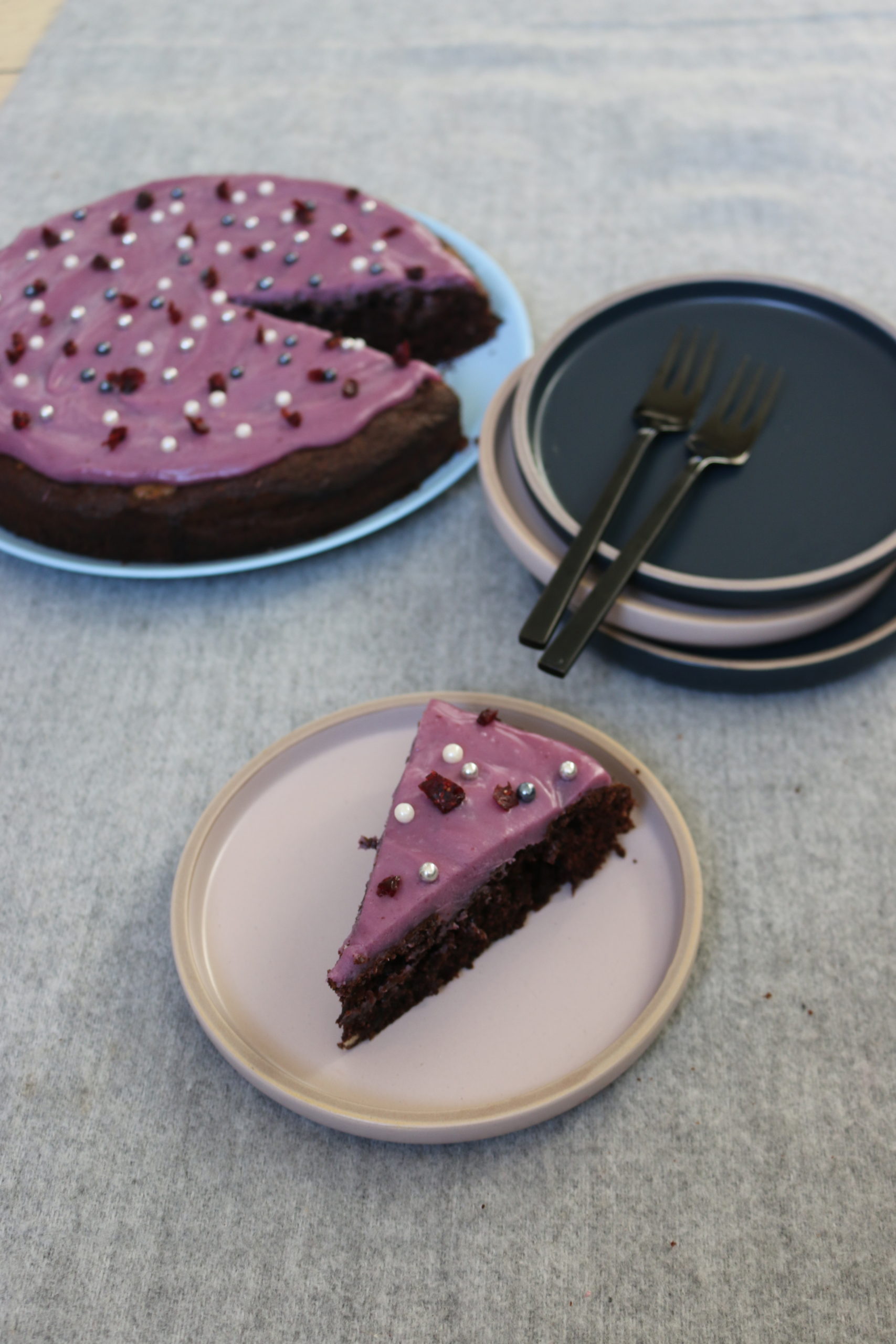 Chokoladekage med skovbærganache