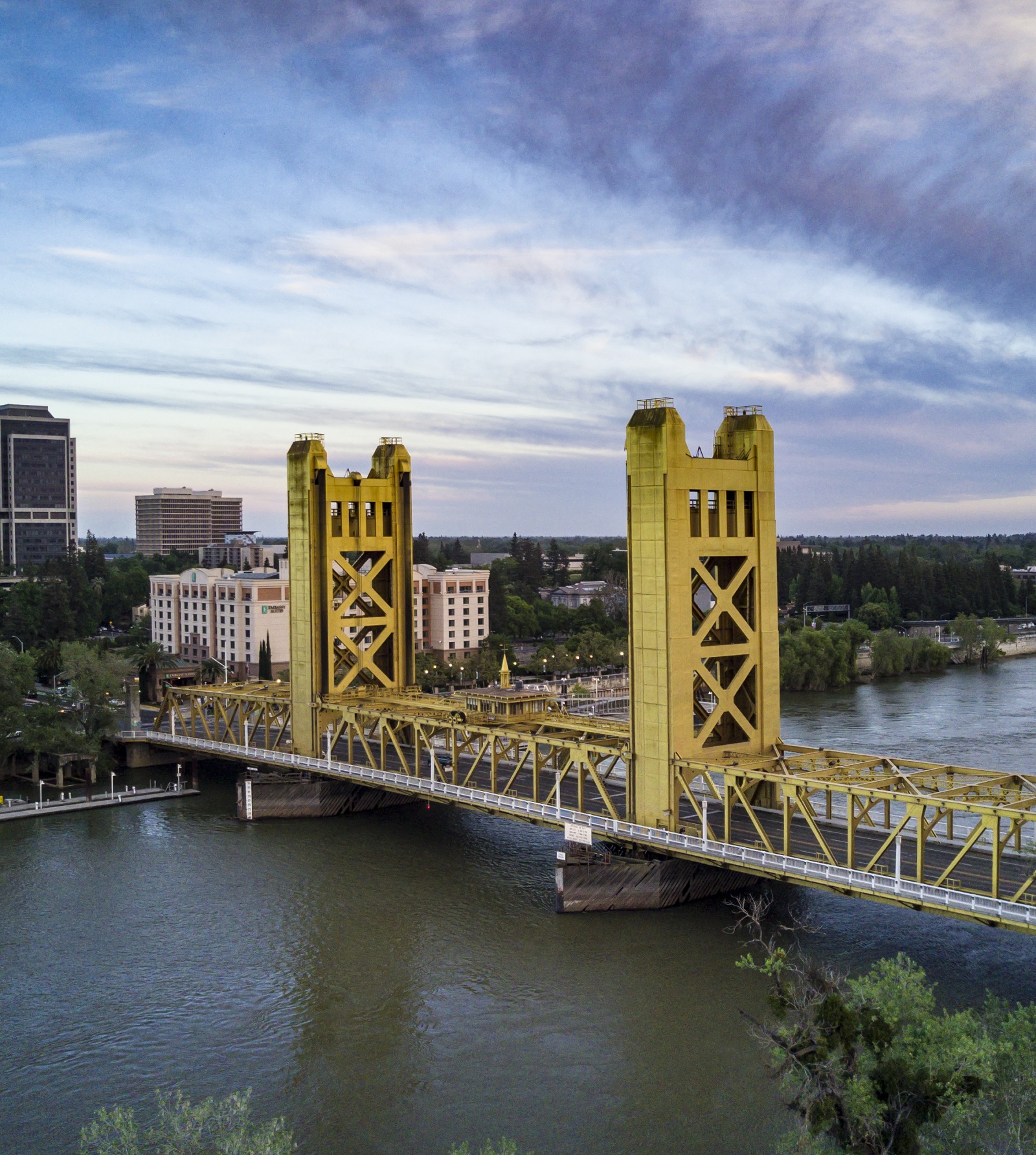 Top 32+ Photos how tall is the tower bridge in sacramento Latest