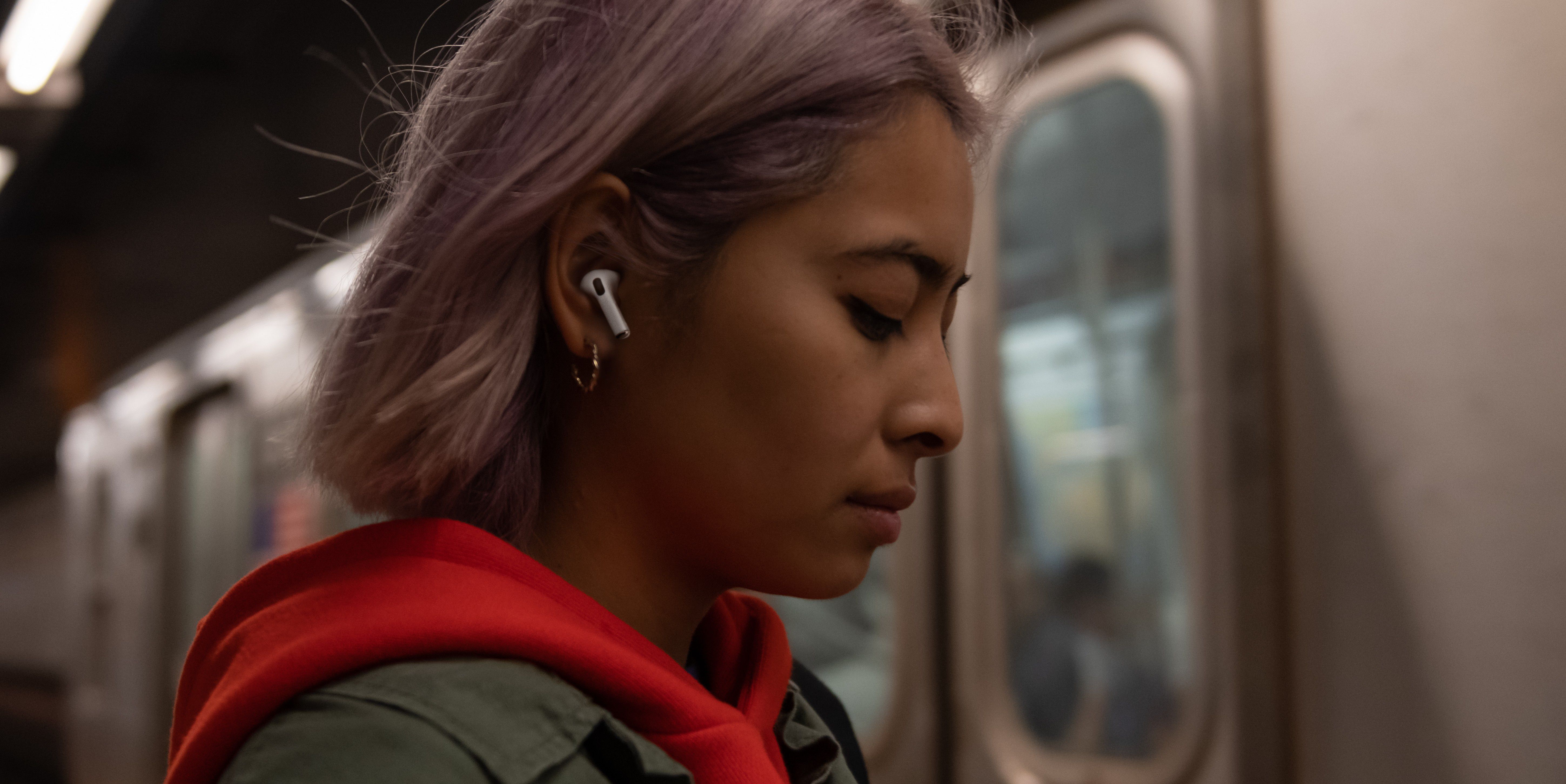 Airpods Pro Im Ohr : Airpods Pro Still Gestellt Und Etwas Fester In Den Ohren Macwelt