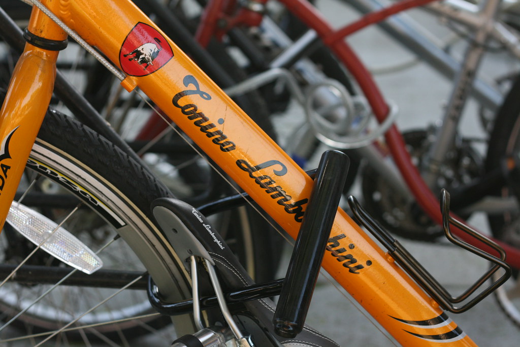Lamborghini leggenda bike for auction. LAMBORGHINI LEGGENDA BIKE : LAMBORGHINI LEGGENDA - 12 BIKES FOR BOYS