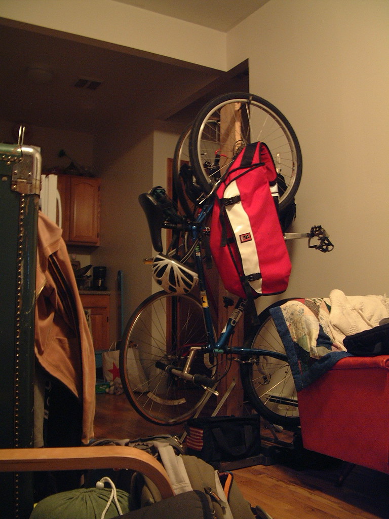 With so much to juggle, it can be difficult to carry the p. BIKE TRUNK BAG : BIKE TRUNK - 125 MOTOCROSS BIKE