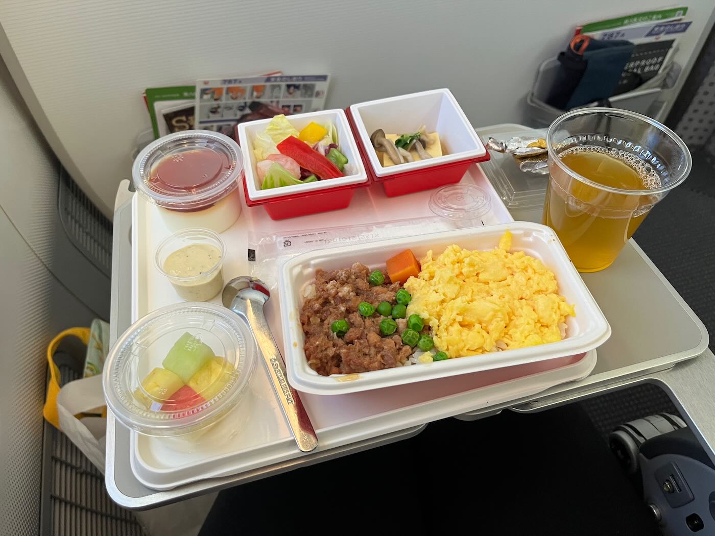 飛行紀錄 日本航空 JL96 帶一歲寶寶的一打一飛行 你絕對猜不到的日航寶寶餐 - 一口冒險 Bitesized Adventure 飛行紀錄 日本航空 JL96 帶一歲寶寶的一打一飛行 你絕對猜不到的日航寶寶餐 - 一口冒險 Bitesized Adventure