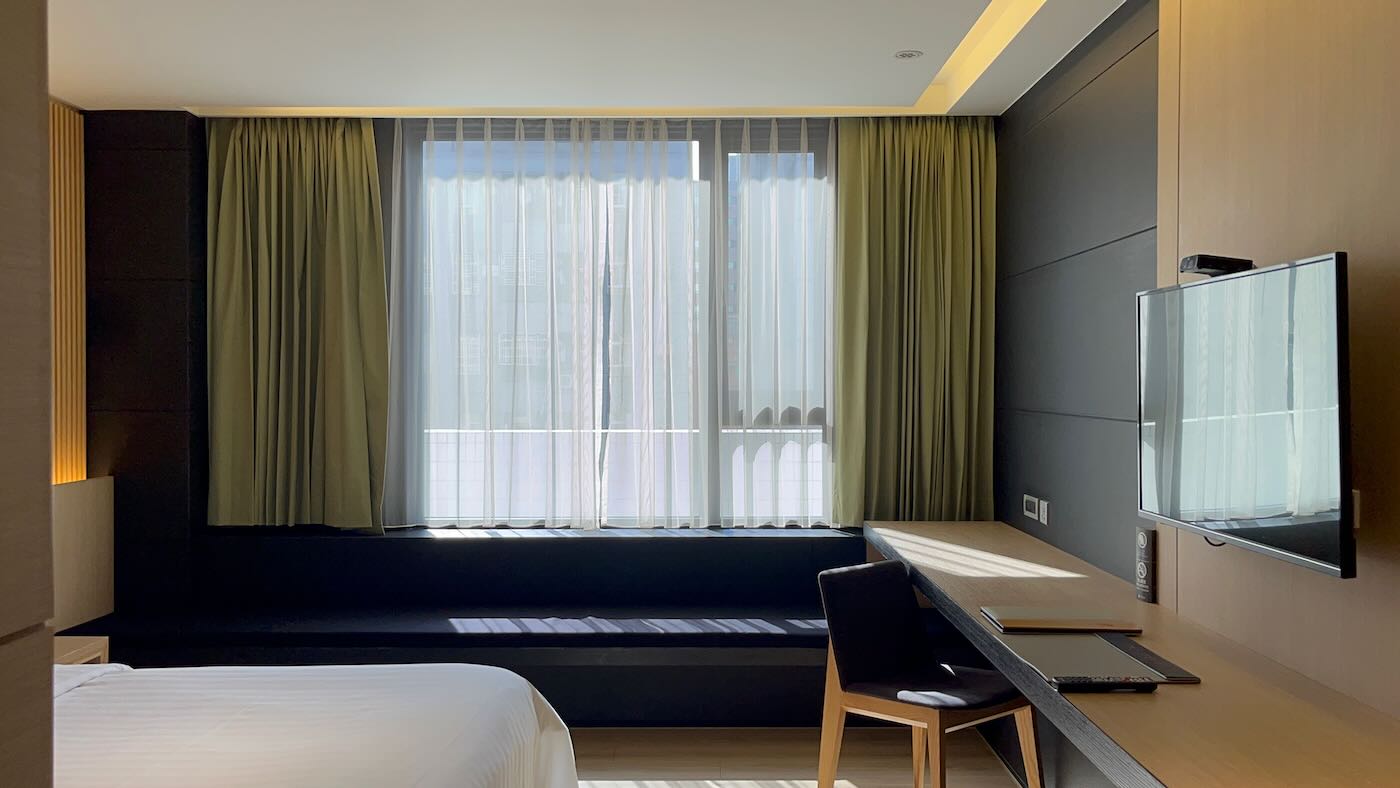 高雄住宿 巨蛋旅店 Hotel R14|竹風客房一大床|蓋婭餐廳素食早餐 巨蛋站前一分鐘 日式簡約風格旅館推薦 - 一口冒險 Bitesized Adventure 高雄住宿 巨蛋旅店 Hotel R14|竹風客房一大床|蓋婭餐廳素食早餐 巨蛋站前一分鐘 日式簡約風格旅館推薦 - 一口冒險 Bitesized Adventure