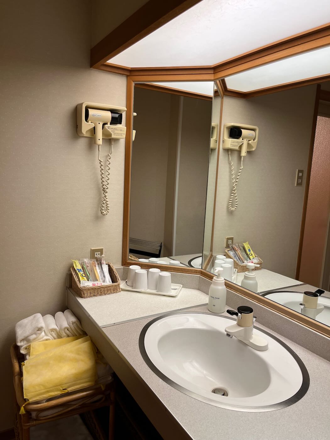 北海道住宿 定山溪 花楓葉 Hana Momiji 花もみじ溫泉旅館一泊二食 離札幌最近的溫泉鄉 - 一口冒險 Bitesized Adventure