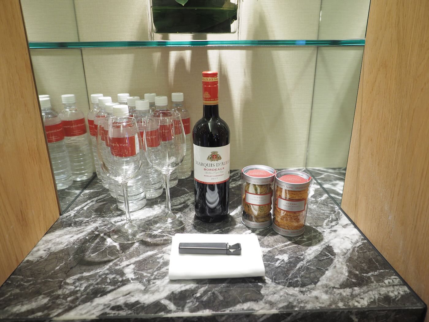 台北住宿 君悅酒店 行政景觀套房|寶艾西餐廳|Cheers 歡飲廊|凱菲屋早餐|漂亮廣式海鮮餐廳 - 一口冒險 Bitesized Adventure 台北住宿 君悅酒店 行政景觀套房|寶艾西餐廳|Cheers 歡飲廊|凱菲屋早餐|漂亮廣式海鮮餐廳 - 一口冒險 Bitesized Adventure
