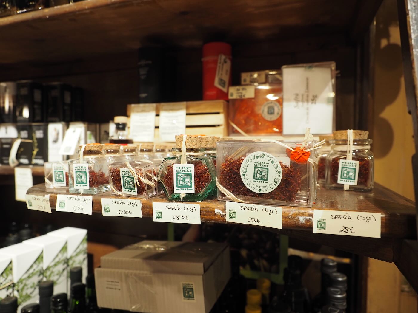 巴賽隆納景點 舊城區 Casa Gispert 百年歷史乾果雜貨店買番紅花 - 一口冒險 Bitesized Adventure 巴賽隆納景點 舊城區 Casa Gispert 百年歷史乾果雜貨店買番紅花 - 一口冒險 Bitesized Adventure