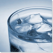 Umumnya es yang terbuat dari air matang berwarna bening seperti kristal. Es Batu Air Mentah Dan Air Matang The Darkboy