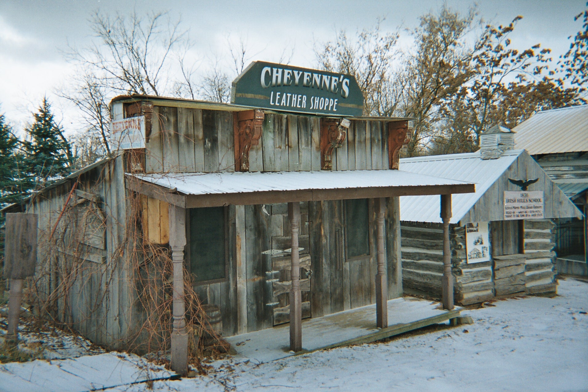 There are free bed plans here for all sizes and types of beds including king beds, murphy beds, daybeds, queen beds, platform beds, double and twin beds, and bed frames.many of the plans can also be modified so you can get exactly the size and look that you want. Neat Antique Machinery Museum trips pages