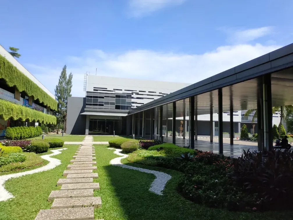 Anda juga dapat menghubungi call center 1500158 untuk mendapatkan informasi tentang … 11 Universitas Di Tangerang Yang Paling Diminati Calon Maba