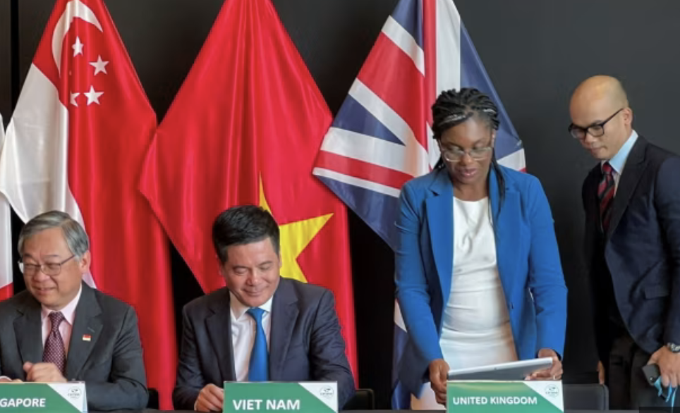 Press release: £2 billion boost to growth as UK joins major trade group