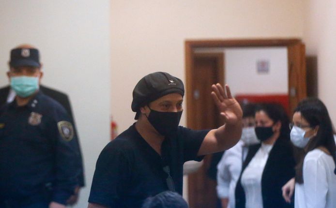 Ronaldinho torna in Brasile dopo mesi di prigione