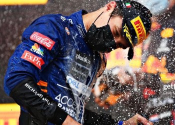 F1: Incredibile gara ad Imola, trionfa Verstappen, Norris sul podio