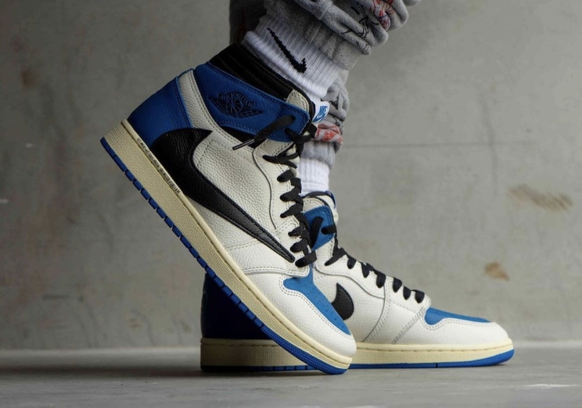Travis scott x fragment x jordan tee. A Closer Look At The Travis Scott X Fragment Design X Air Jordan 1 High Og Klekt Blog
