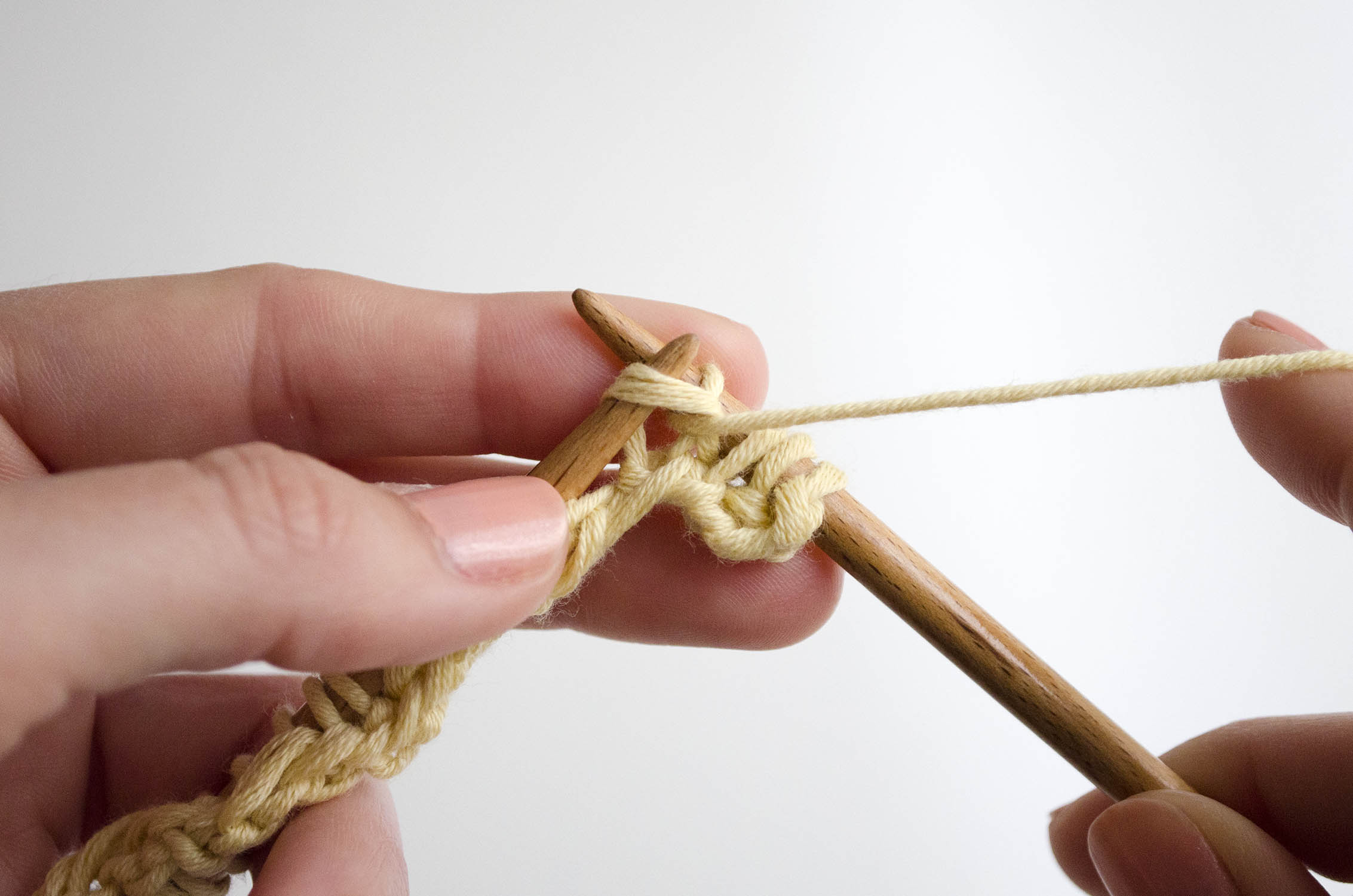 To learn something new so i chose the reoccuring dream cushion with a herringbone knit. How To Knit The Woven Transverse Herringbone Stitch The Blog Us Uk