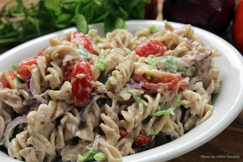 Salada de Macarrão Integral com Atum Vídeo + Receita Chef Taico