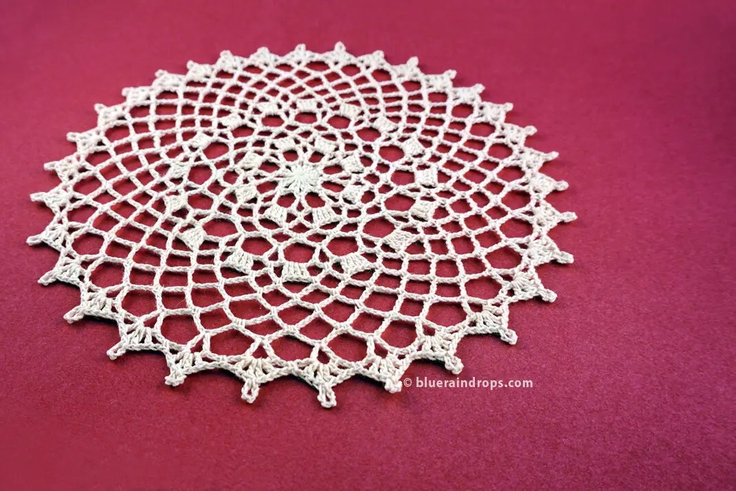 Crochet doilies can be easy and experienced, they are basically crochet rounds, but changed to all other shapes, despite of its decorative purpose for home, dinning, bedding and rugs, they are now changing and gradually used in crochet fashions and bags. Easy Round Lace Doily Blueraindrops Arts And Crafts