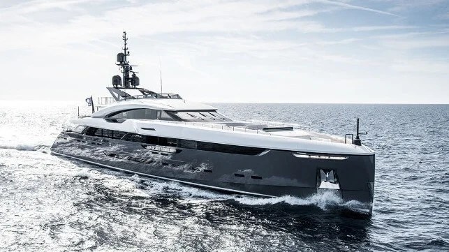 Image The us coast guard reports that a center console boat with 8 people aboard hit a day marker. Boat Watch News From Around The World Boat Watch International Search Aid For Missing Overdue Boats