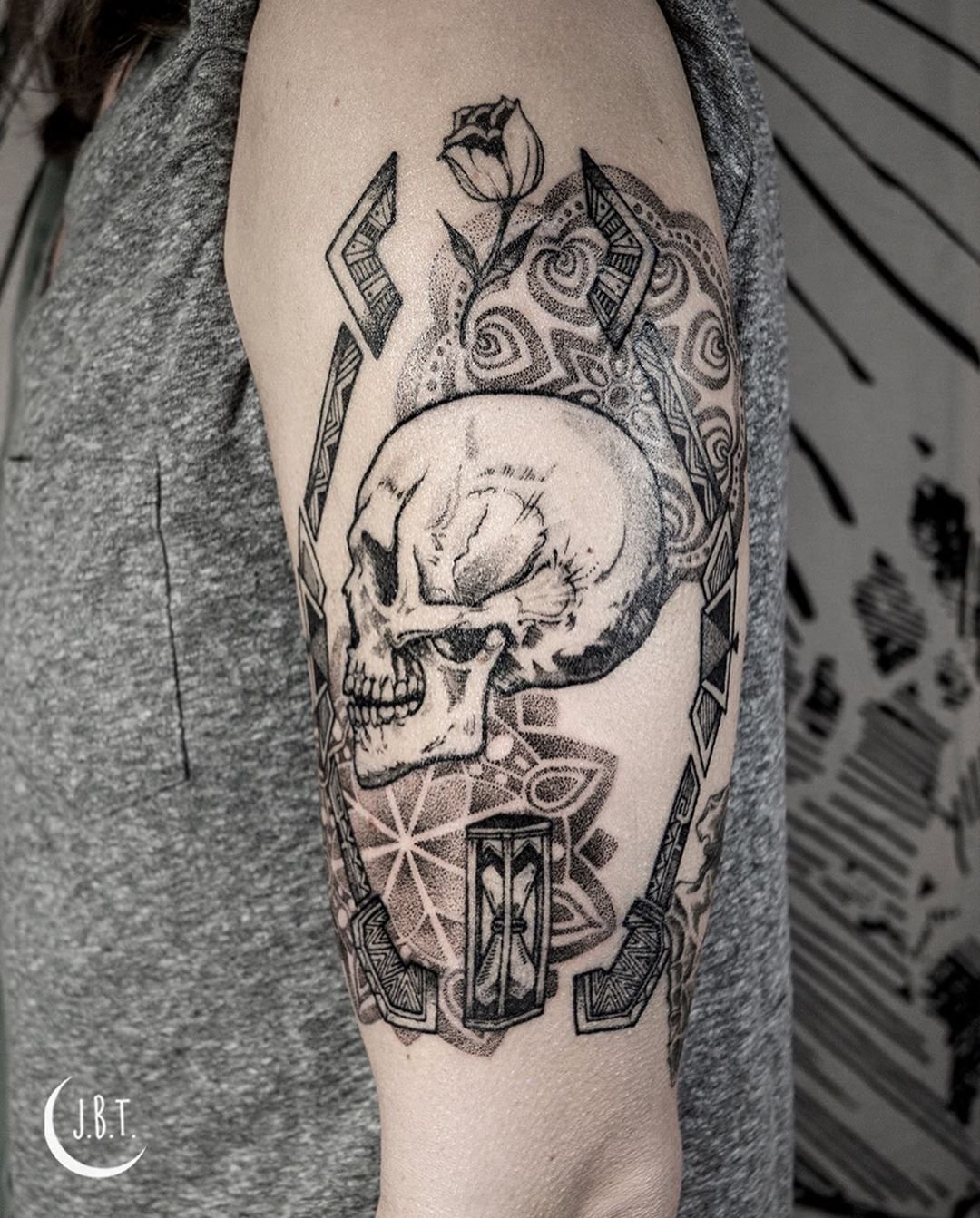 130 Cool Memento Mori Tattoo Ideas With Meanings And Celebrities - Body Art Guru 1343_x_1080_jpg