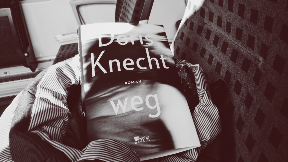 “Weg” in die Freiheit; zurück ins Leben mit Doris Knecht. “Weg” in die Freiheit; zurück ins Leben mit Doris Knecht.