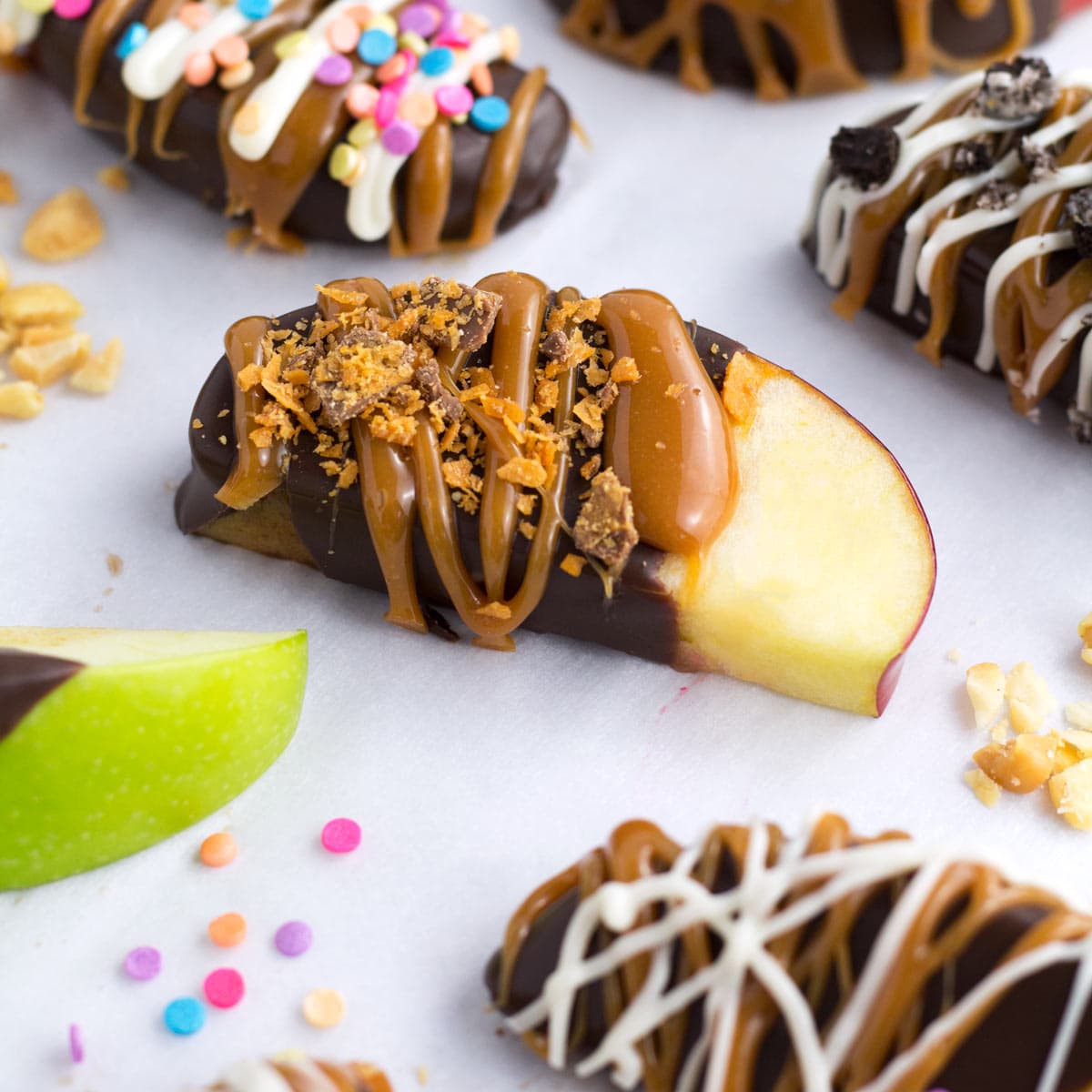 1 fine cookie apologies to all of the other candy apple recipes, but this has to be our very favorite fall/halloween candy apple. Addictive Caramel Apple Slices Chocolate Covered Apple Slices Borrowed Bites
