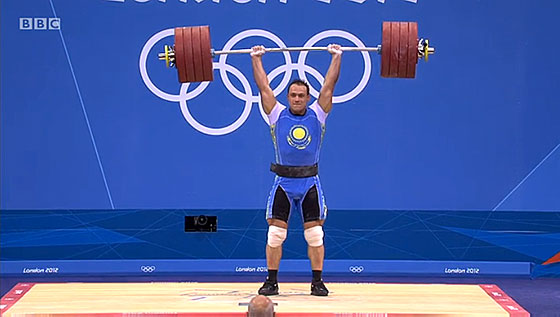 35+ Inspirational Olympics Bench Press : Michelle Obama and the Exposed Arm - The New York Times : The decline bench press works your chest and arms.