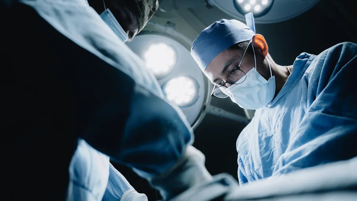 How to Identify Pressure Points in Surgical Gowns for Trauma Care