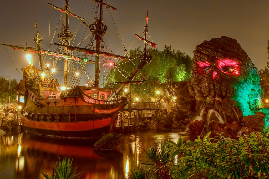 No matter the reason, there are several ways for accomplishing this. DLP Oct 2009 - The Jolly Roger and Skull Rock at night